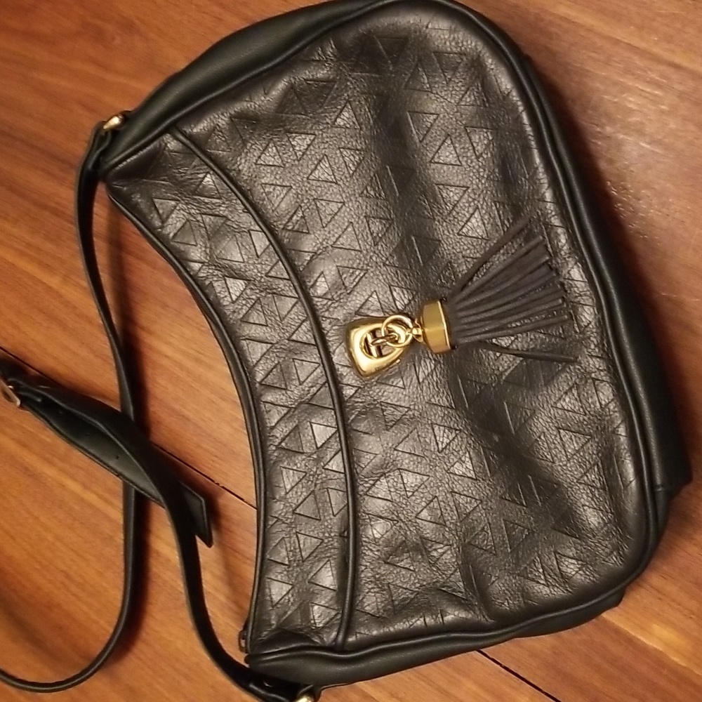 Allen Edwards vintage navy & gold shoulder purse!